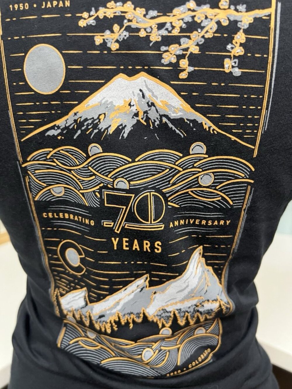 Pearl Izumi Womens Go To Graphic Tee Size Xs Black 70th Anniversary - Picture 7 of 7